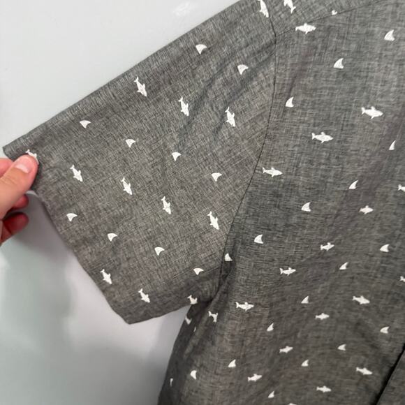 Visive Shark and Fin Print Button Down Shirt Men's Size Small Short Sleeves - Picture 3 of 8